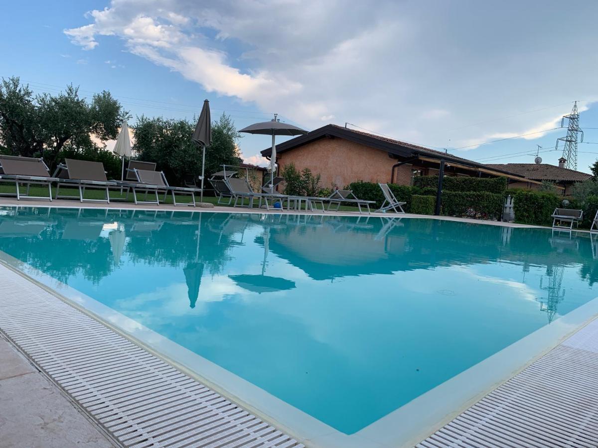 Agriturismo La Palazzina Castelnuovo del Garda Esterno foto