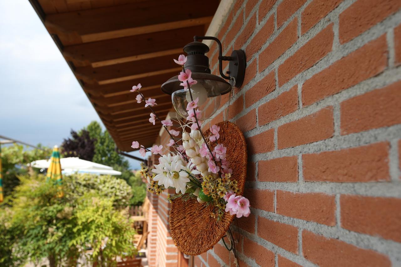 Agriturismo La Palazzina Castelnuovo del Garda Esterno foto